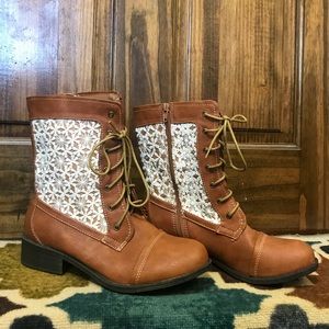 7.5 Cute High Top Boots! NEW